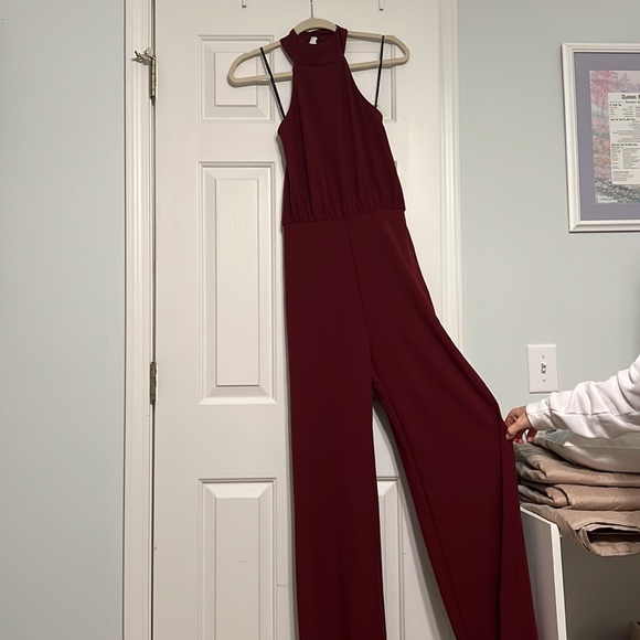 Wine colored Jumpsuit! Size Small NEVER WORN - Picture 2 of 4